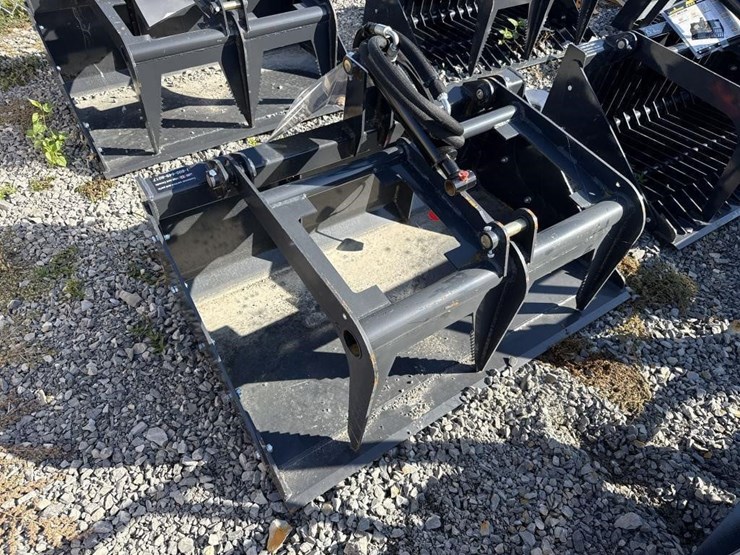landhonor-mini-skid-steer-grapple-bucket-image-1