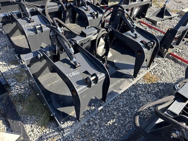 landhonor-72-inch-heavy-duty,-grapple-bucket-image-1