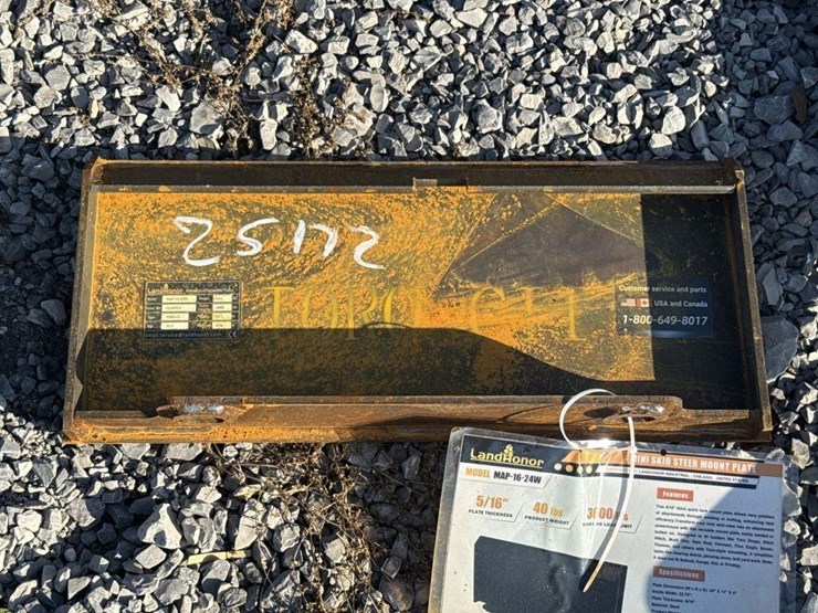 landhonor-mini-skid-steer-mount-plate-image-1
