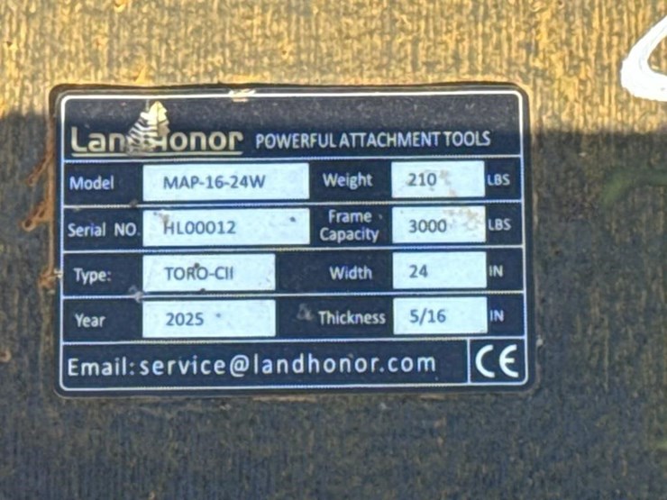 landhonor-mini-skid-steer-mount-plate-image-3