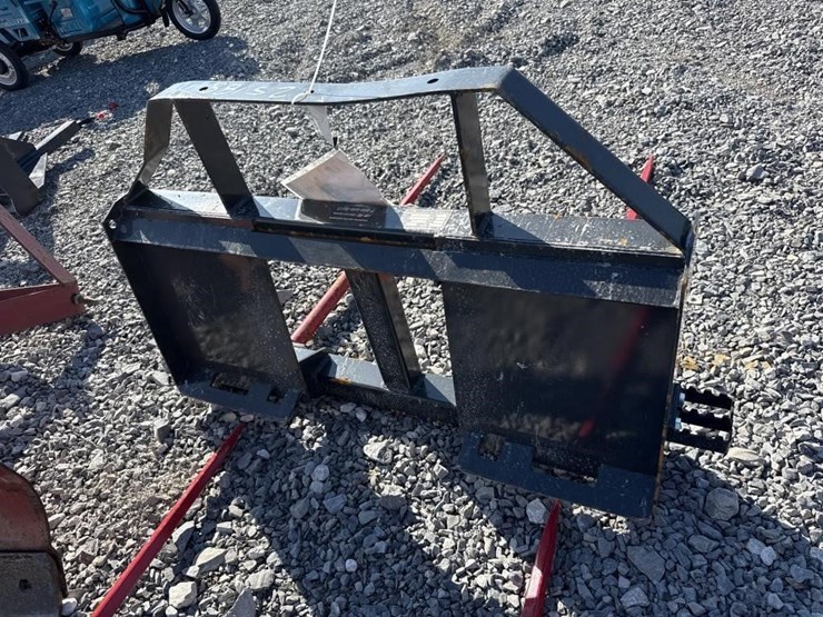 landhonor-skid-steer-bale-spears-image-2