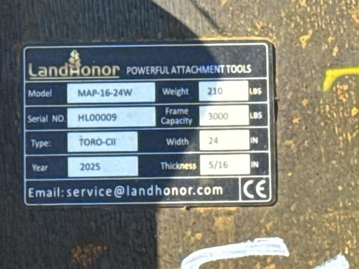 landhonor-mini-skid-steer-mount-plate-image-3