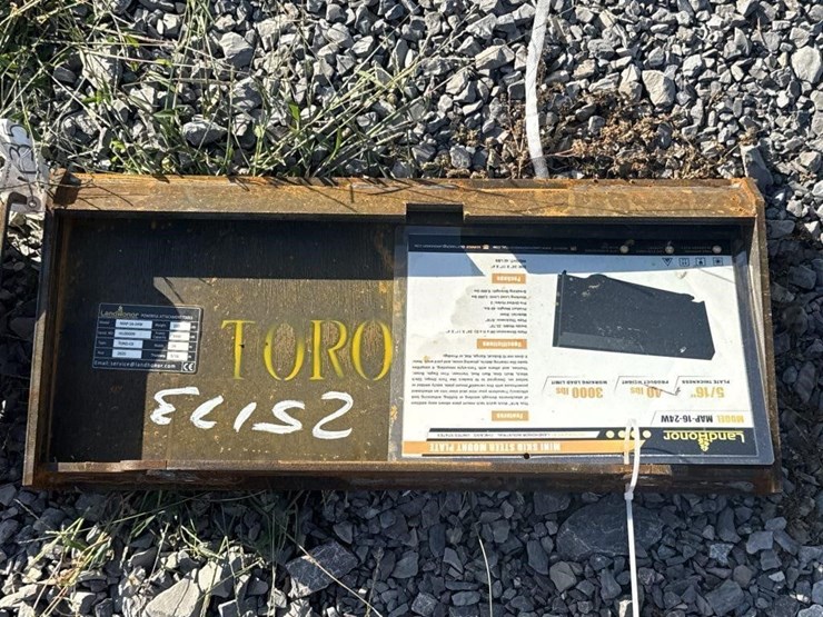 landhonor-mini-skid-steer-mount-plate-image-1
