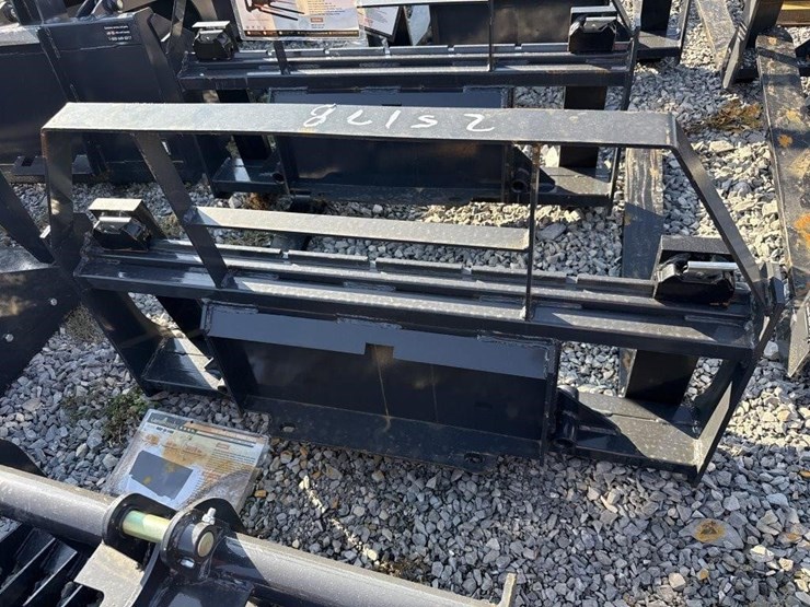 landhonor-mini-skid-steer-pallet-forks-image-2