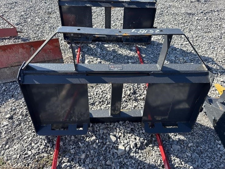 landhonor-skid-steer-bale-spears-image-2