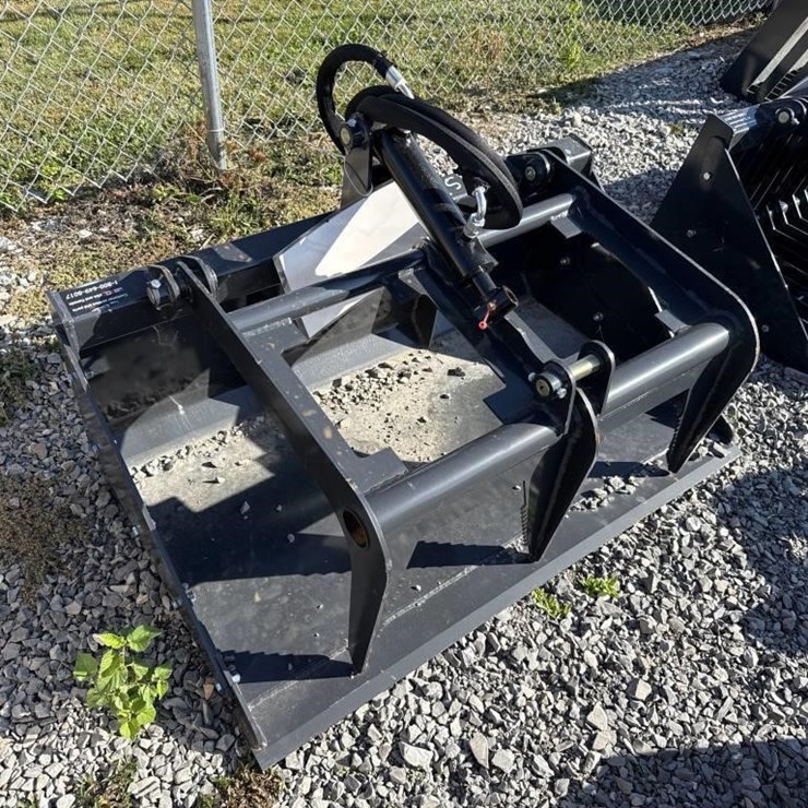 LandHonor mini skid steer grapple bucket