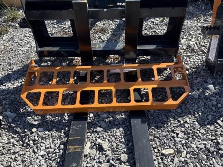 landhonor-42-inch-skid-steer-pallet-forks-image-1