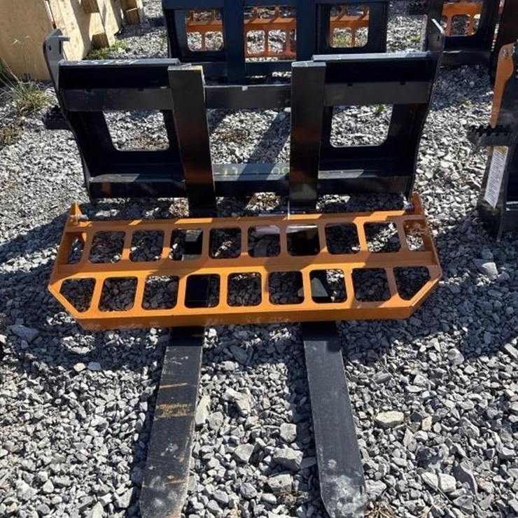 LandHonor 42 inch skid steer pallet forks