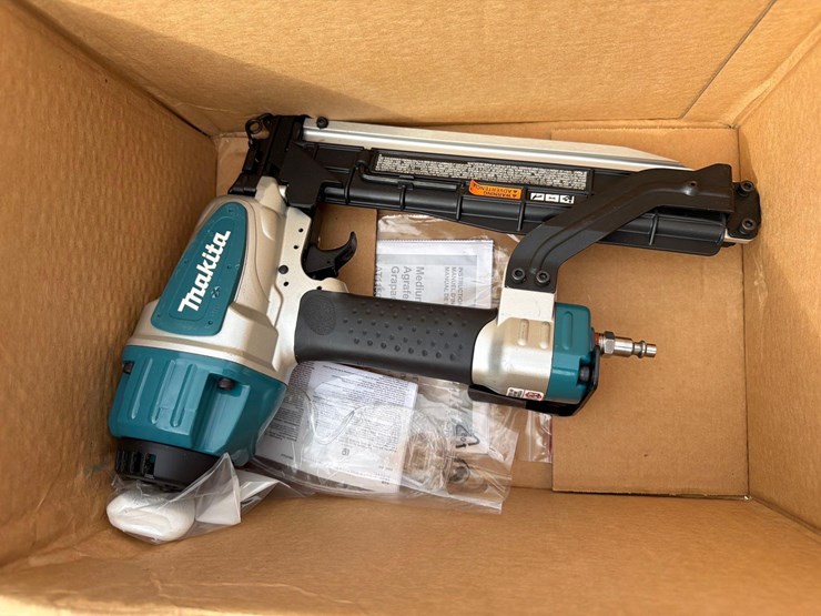 makita-7/16"-medium-crown-stapler-16-ga--at1150a--1-yr-factory-warranty--recon-new-support-equipment-image-1