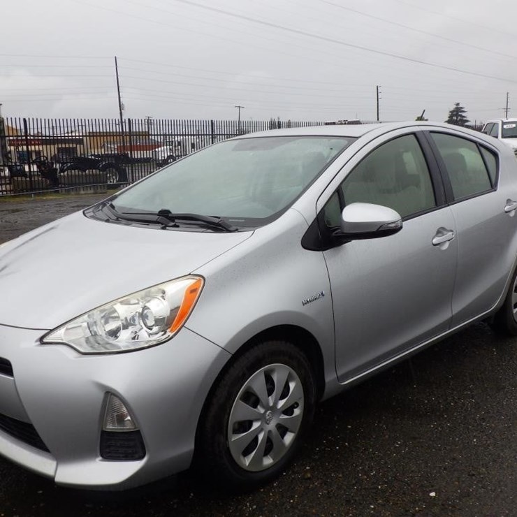 2014 Toyota Prius C Sedan