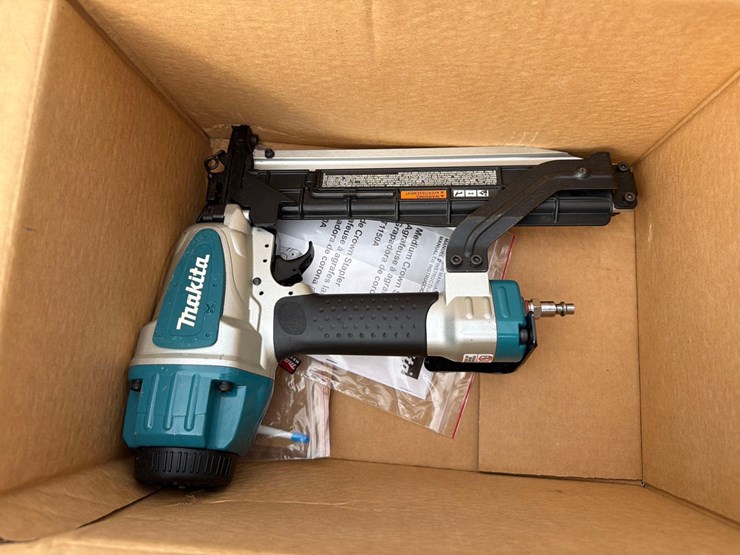 makita-7/16"-medium-crown-stapler-16-ga--at1150a--1-yr-factory-warranty--recon-new-support-equipment-image-1