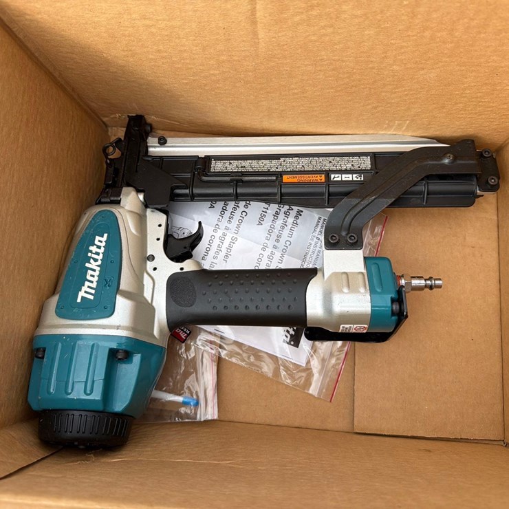 MAKITA 7/16" MEDIUM CROWN STAPLER 16 GA- AT1150A- 1 YR FACTORY WARRANTY -RECON NEW SUPPORT EQUIPMENT