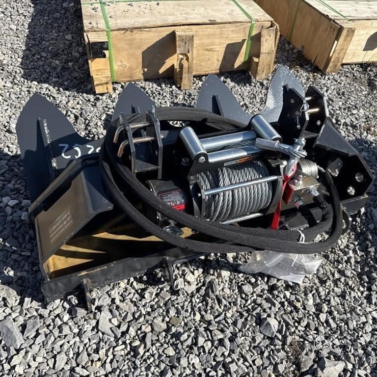 LandHonor skid steer 15,000 pound hydraulic winch