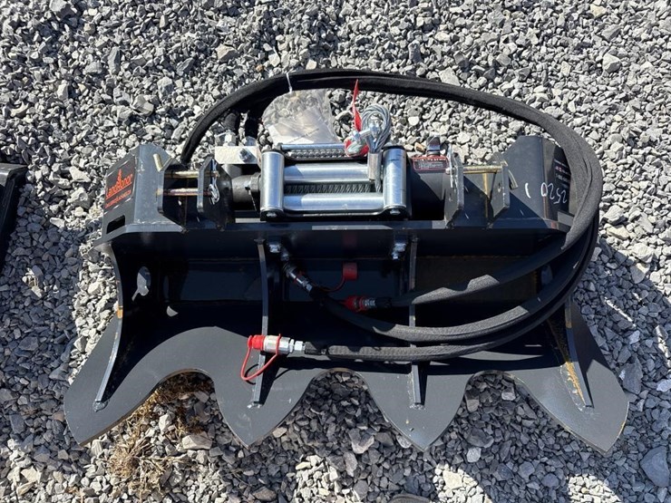 landhonor-skid-steer-15,000-pound-hydraulic-winch-image-1