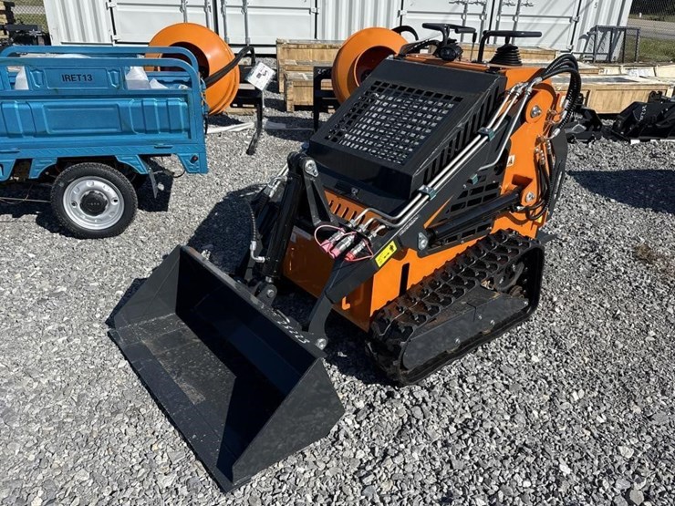 landhonor-23-hp-epa-gasoline-engine-mini-skid-image-1