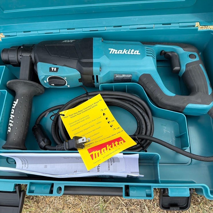 MAKITA 1" ROTARY HAMMER CORDED -HR2641- 1 YR FACTORY WARRANTY -RECON NEW SUPPORT EQUIPMENT