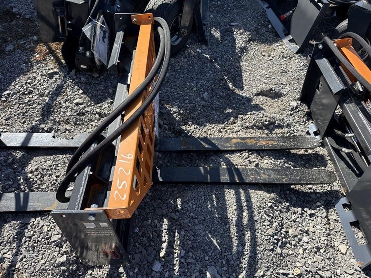 landhonor-48-inch-hydraulic-pallet-forks-image-1