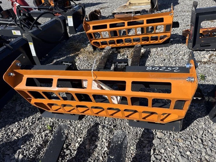 landhonor-42-inch-skid-steer-pallet-forks-image-2