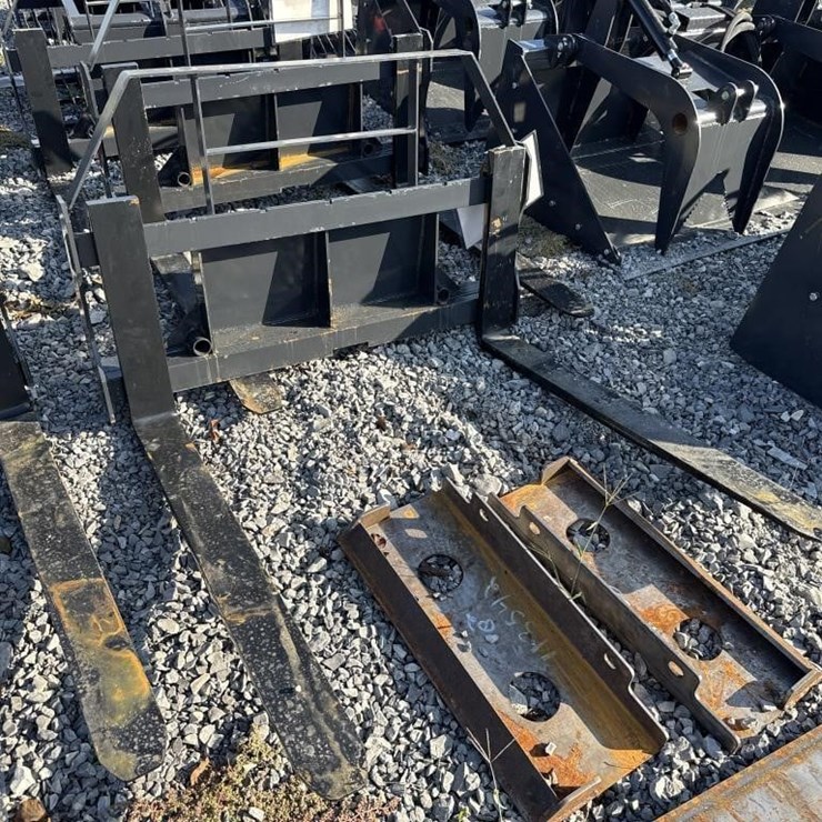 LandHonor mini skid steer pallet forks