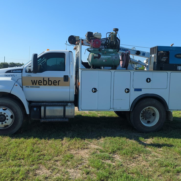 2017 FORD F750