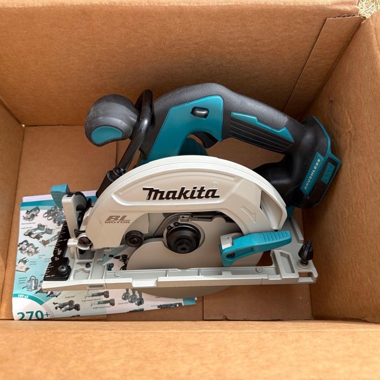 MAKITA 18 V LXT LITHIUM ION BRUSHLESS CORDLESS 6 1/2" CIRCULAR SAW TOOL ONLY -XSH03Z-