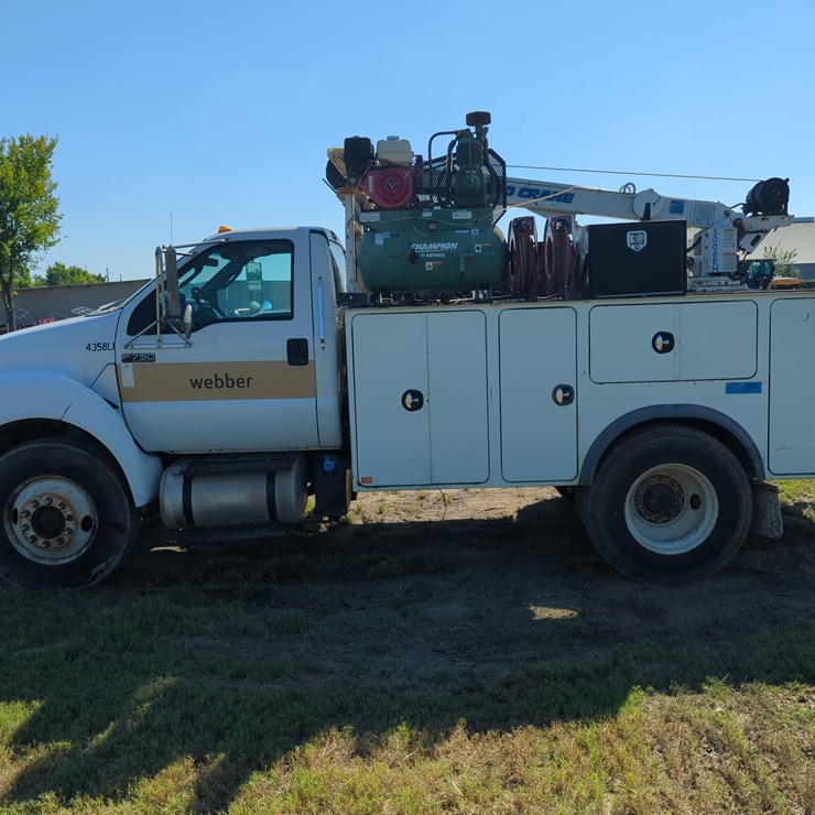 2015 FORD F750