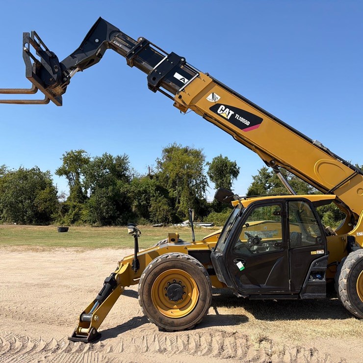 2019 CATERPILLAR TL1055