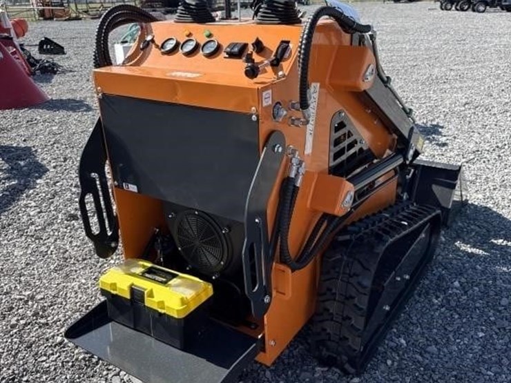 landhonor-23-hp-epa-gasoline-engine-mini-skid-image-3