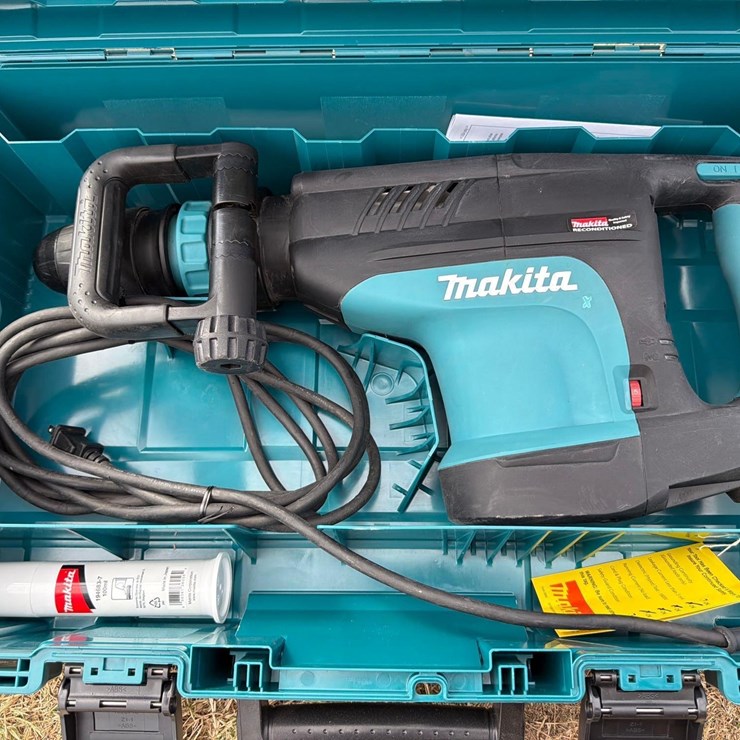 MAKITA 20 LB DEMOLITION HAMMER- HM1203C- 1 YR FACTORY WARRANTY -RECON NEW SUPPORT EQUIPMENT