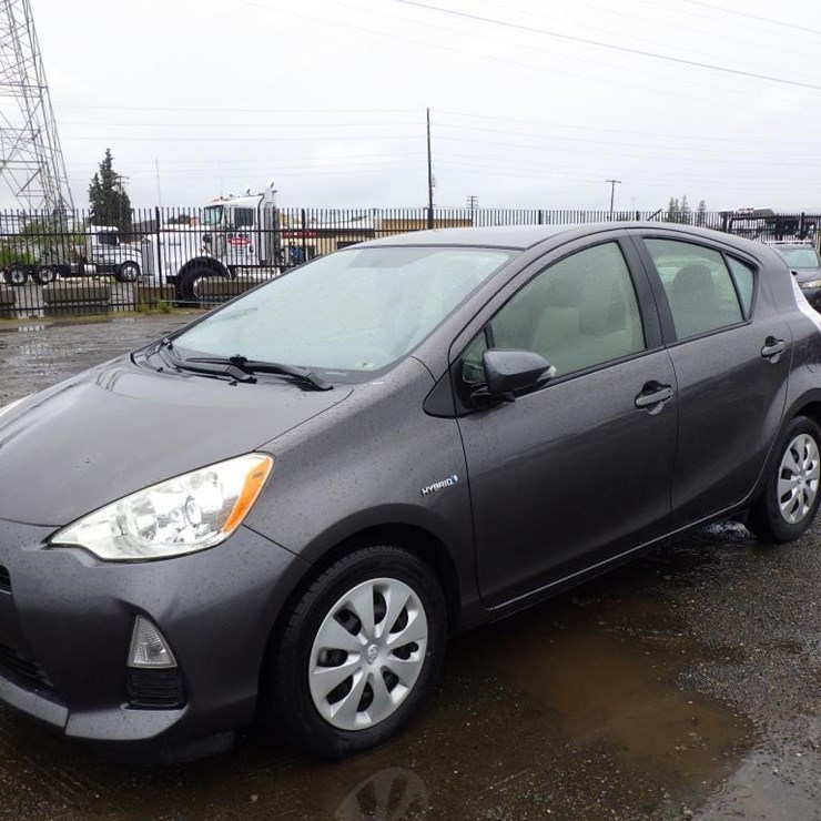 2014 Toyota Prius C Sedan