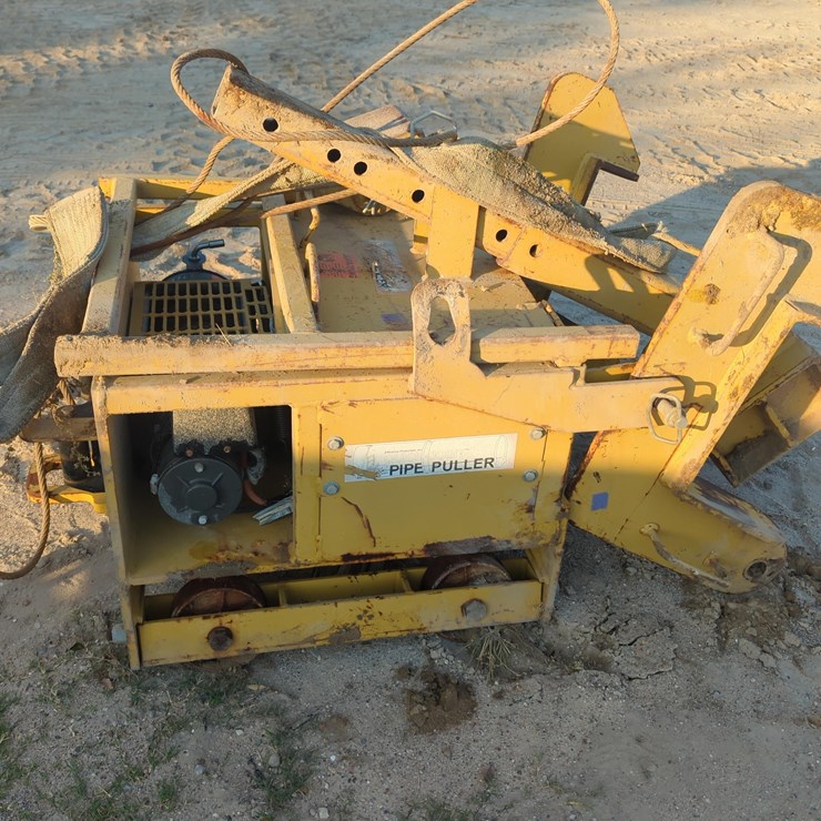 PIPE PULLER SUPPORT EQUIPMENT