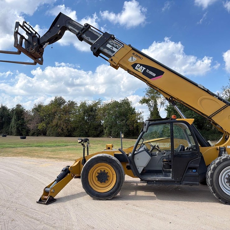 2019 CATERPILLAR TL1055