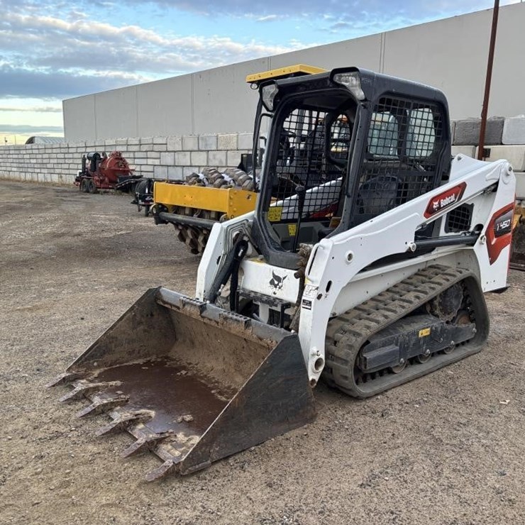 2023 BOBCAT T450