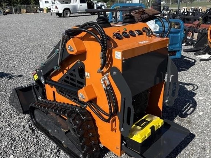landhonor-23-hp-epa-gasoline-engine-mini-skid-image-2