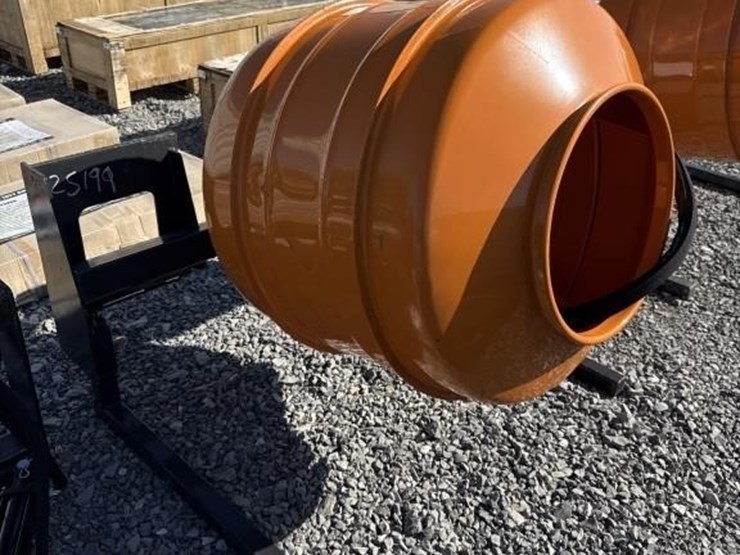 landhonor-skid-steer-hydraulic-concrete-mixer,-image-1