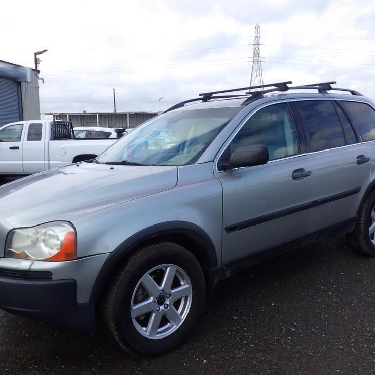 2004 VOLVO XC90