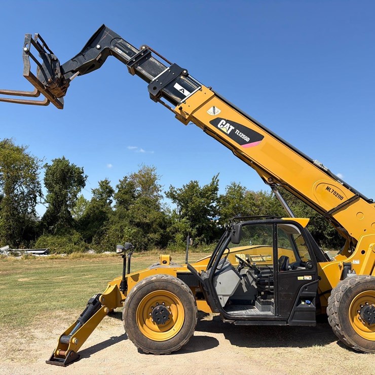 2019 CATERPILLAR TL1255