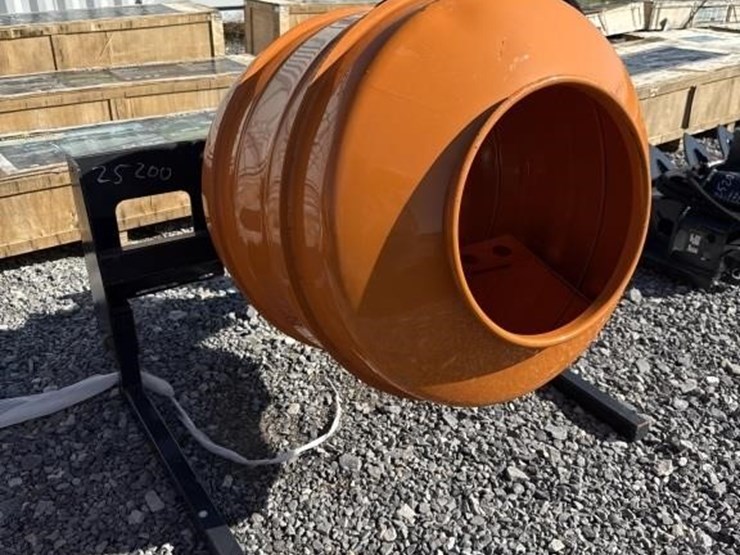 landhonor-skid-steer-hydraulic-concrete-mixer,-image-1