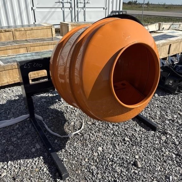 LandHonor skid steer hydraulic concrete mixer,