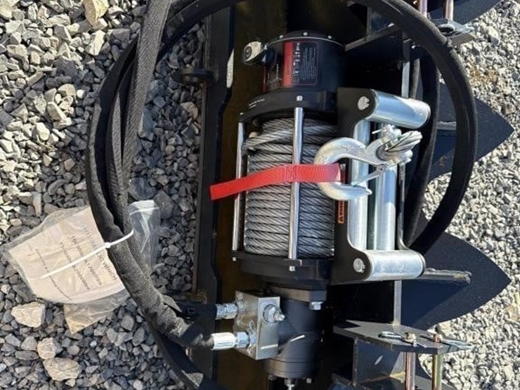 landhonor-skid-steer-15,000-pound-hydraulic-winch-image-2