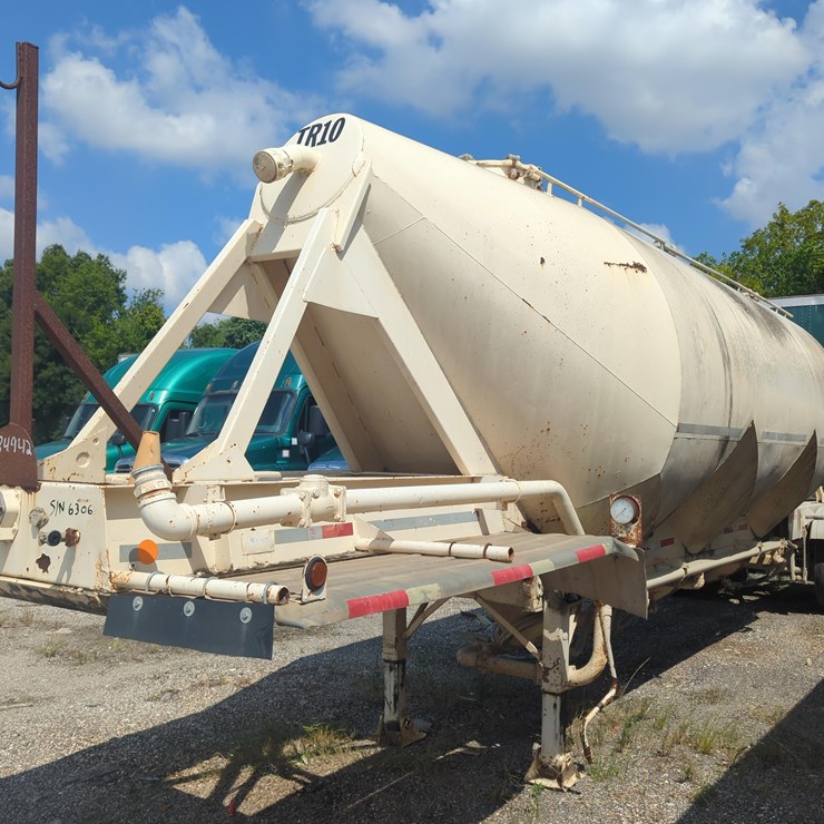 FRUEHAUF Trailer
