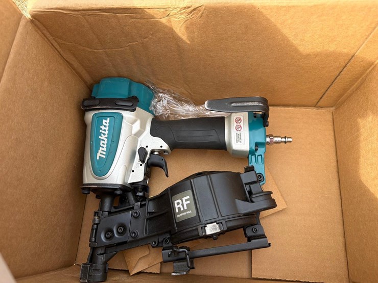 makita-1-3/4"-roofing-coil-pneumatic-nailer-an454-1-yr-factory-warranty--recon-new-support-equipment-image-1