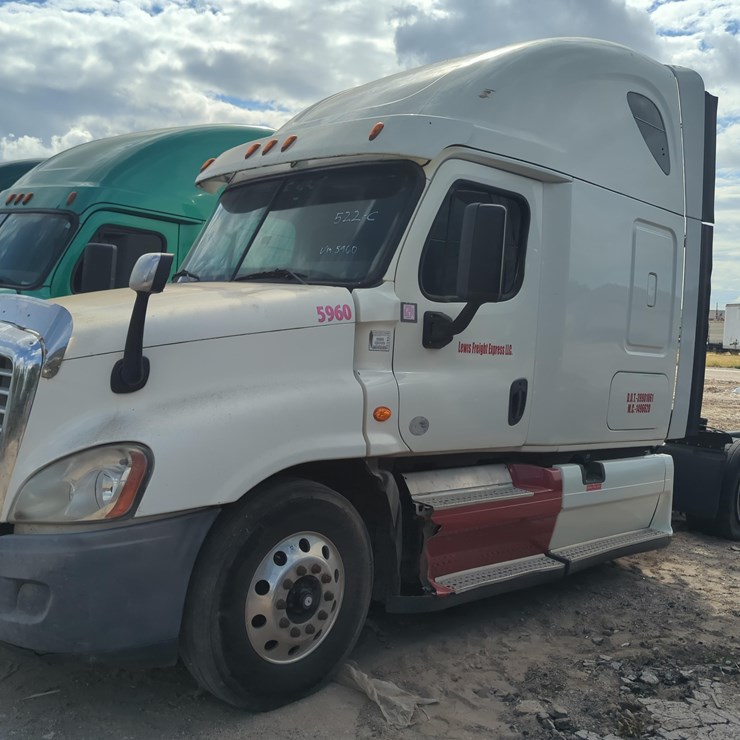 2016 FREIGHTLINER CASCADIA 125