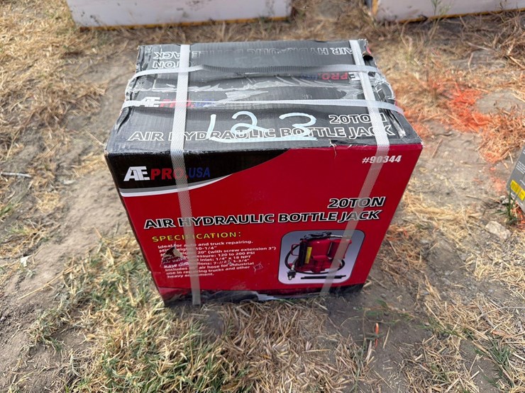 new-20-ton-air-hydraulic-bottle-jack-new-support-equipment-image-1