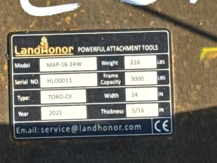 landhonor-mini-skid-steer-mount-plate-image-3