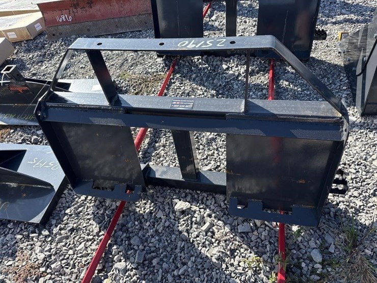 landhonor-skid-steer-bale-spears-image-2