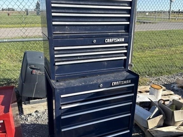 craftsman-stand-up-tool-box-image-1