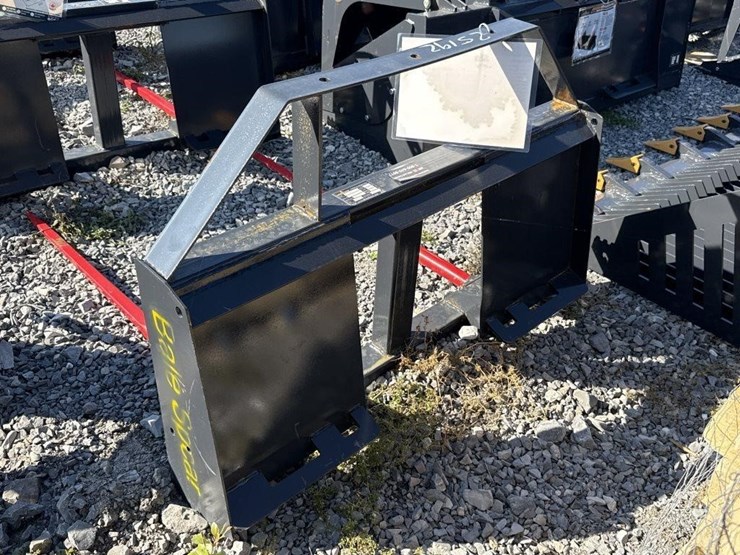 landhonor-skid-steer-bale-spears-image-2
