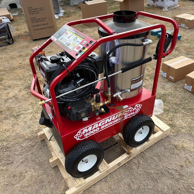 NEW EASY KLEEN MAGNUM GOLD PRESSURE WASHER