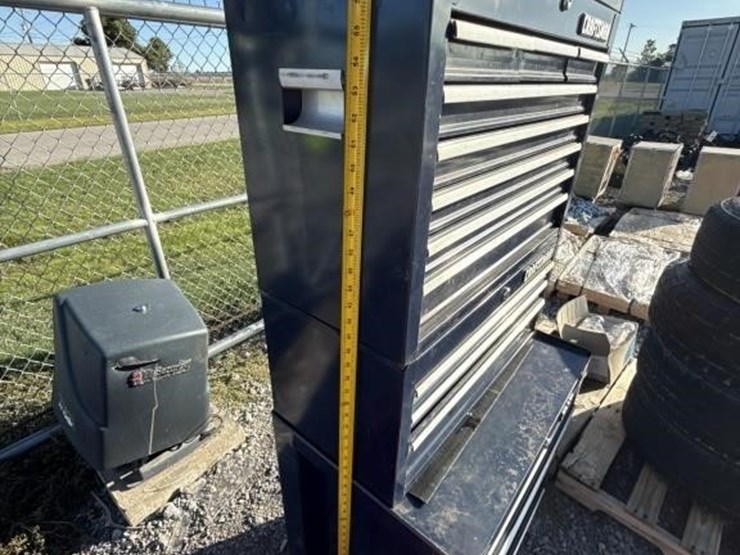 craftsman-stand-up-tool-box-image-3